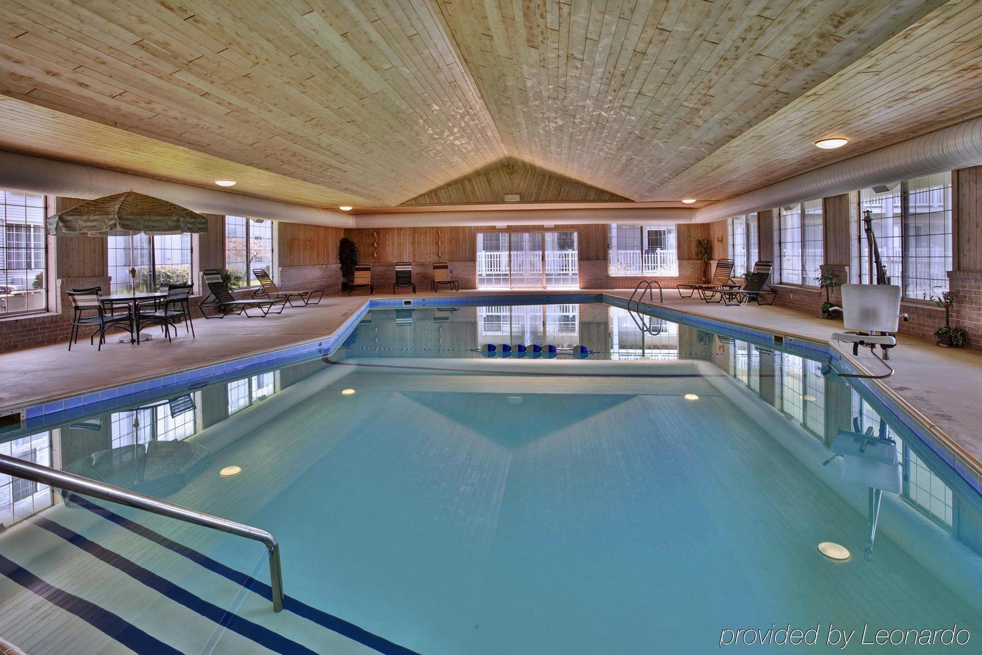 Hotel Days By Wyndham Petoskey